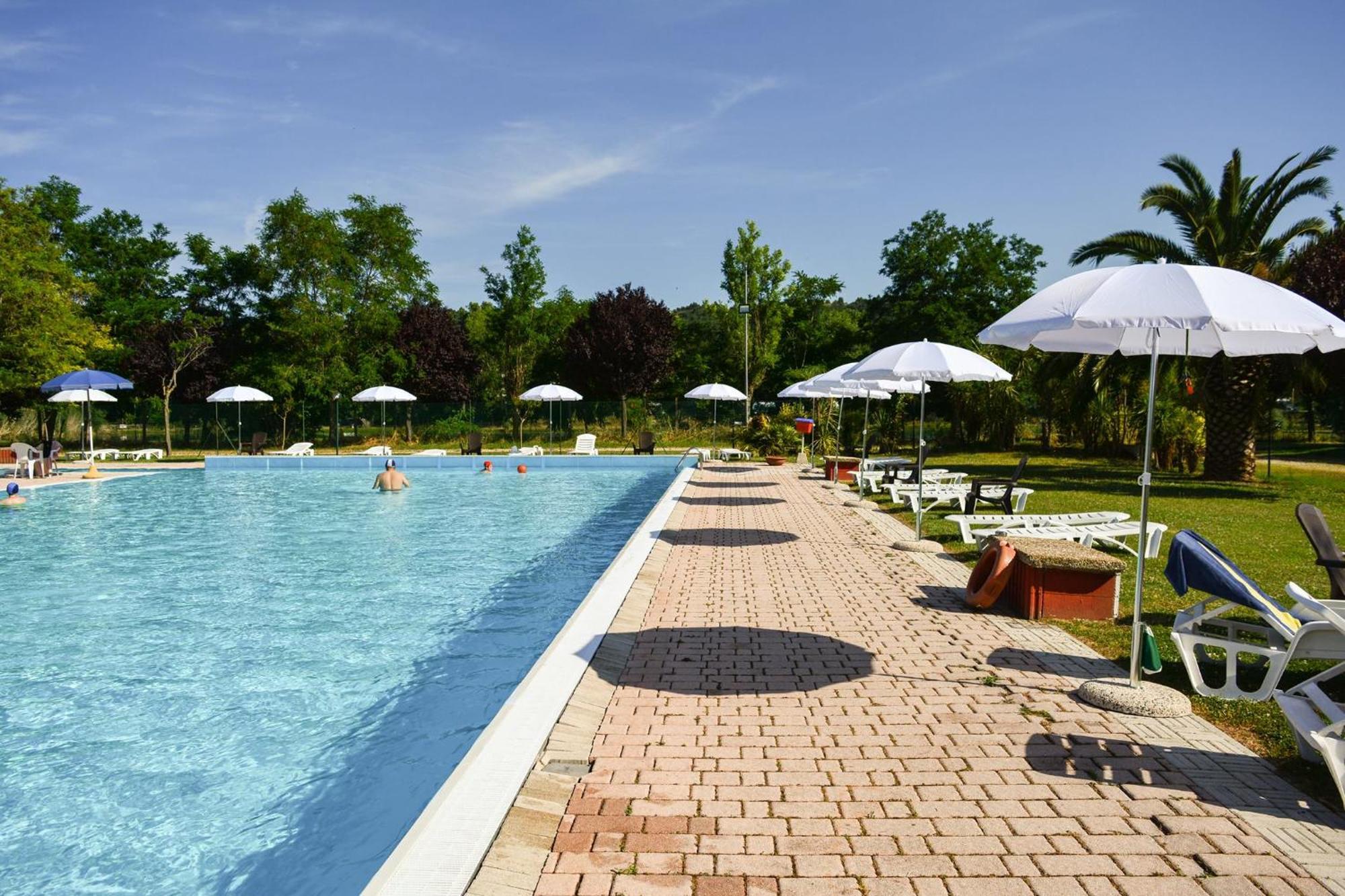 Centro Vacanze - Garden River Алтидона Екстериор снимка