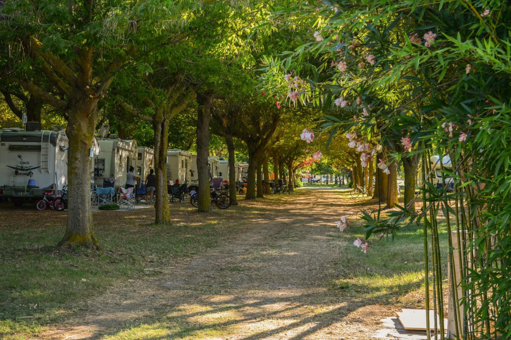 Centro Vacanze - Garden River Алтидона Екстериор снимка